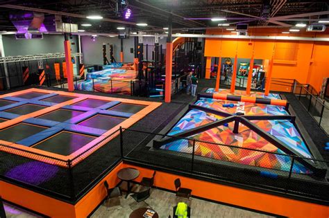 i sky zone